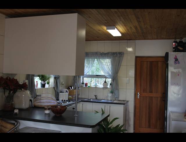 2 BEDROOM FLAT RENTED IN DURBANVILLE RURAL